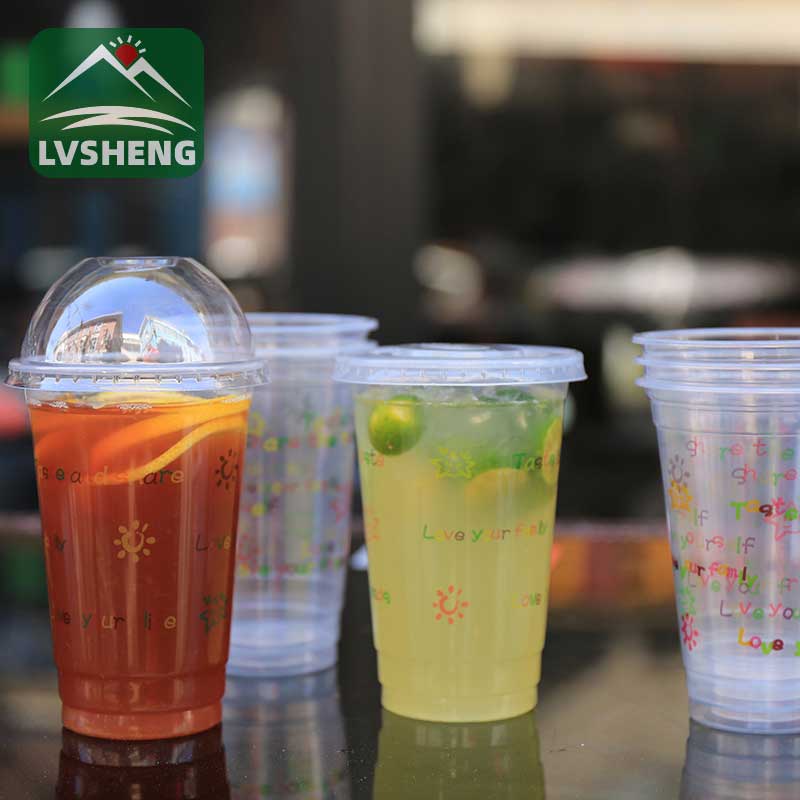 Cangkir Plastik Kanthi Sedotan